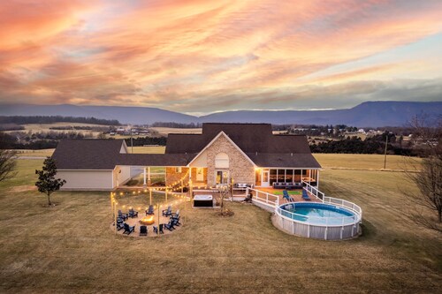 Views for Miles! Pool, Hot Tub, Fire Pit, Game Room, Movie Room, and more!