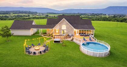NEW! Epic Views, Pool, Hot Tub, Arcade, Fire Pit, Movie Room, and more!