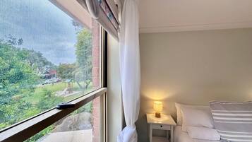 3 bedrooms, iron/ironing board, free WiFi