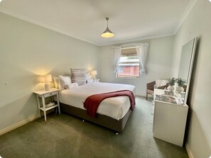 Iron/ironing board, free WiFi - Seaside 18 - your Middleton Beach Getaway (Middleton Beach)