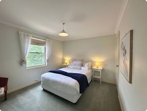 3 habitaciones, tabla de planchar con plancha y wifi gratis 