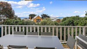 تناول الطعام بالخارج