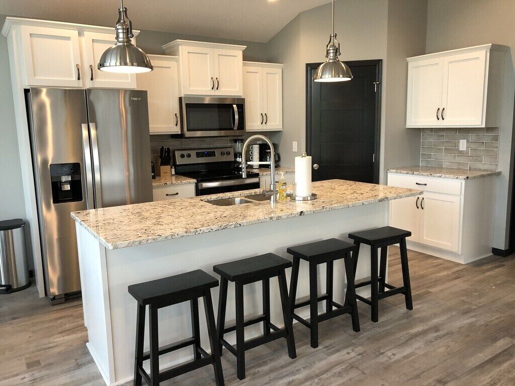 Køleskab, mikrobølgeovn, ovn, kogeplade