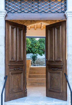 Reception - The courtyard episkopi guest houses (Episkopi)