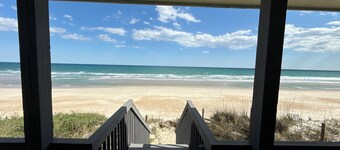 Surf City Oceanfront -6BR -2.5 Bath -Sleeps 12 -Direct Beach Access