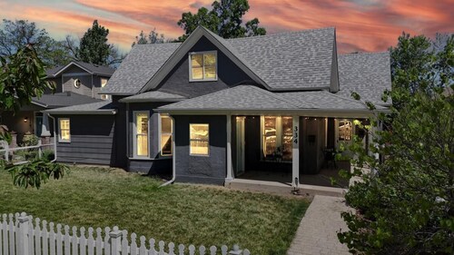 Old Town Victorian Duplex ~ Yard & Fire Pit