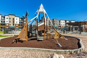 Children's area - 2BR Apartment with Pool, Hot Tub and Fitness Center Near Davis Conference Center (Clearfield)
