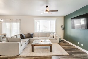 TV - The Meadows Nook- a comfy, cozy, modern home in the heart of Middleton Idaho (Middleton)