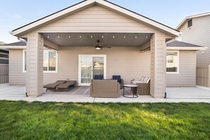 Terrace/patio - The Meadows Nook- a comfy, cozy, modern home in the heart of Middleton Idaho (Middleton)