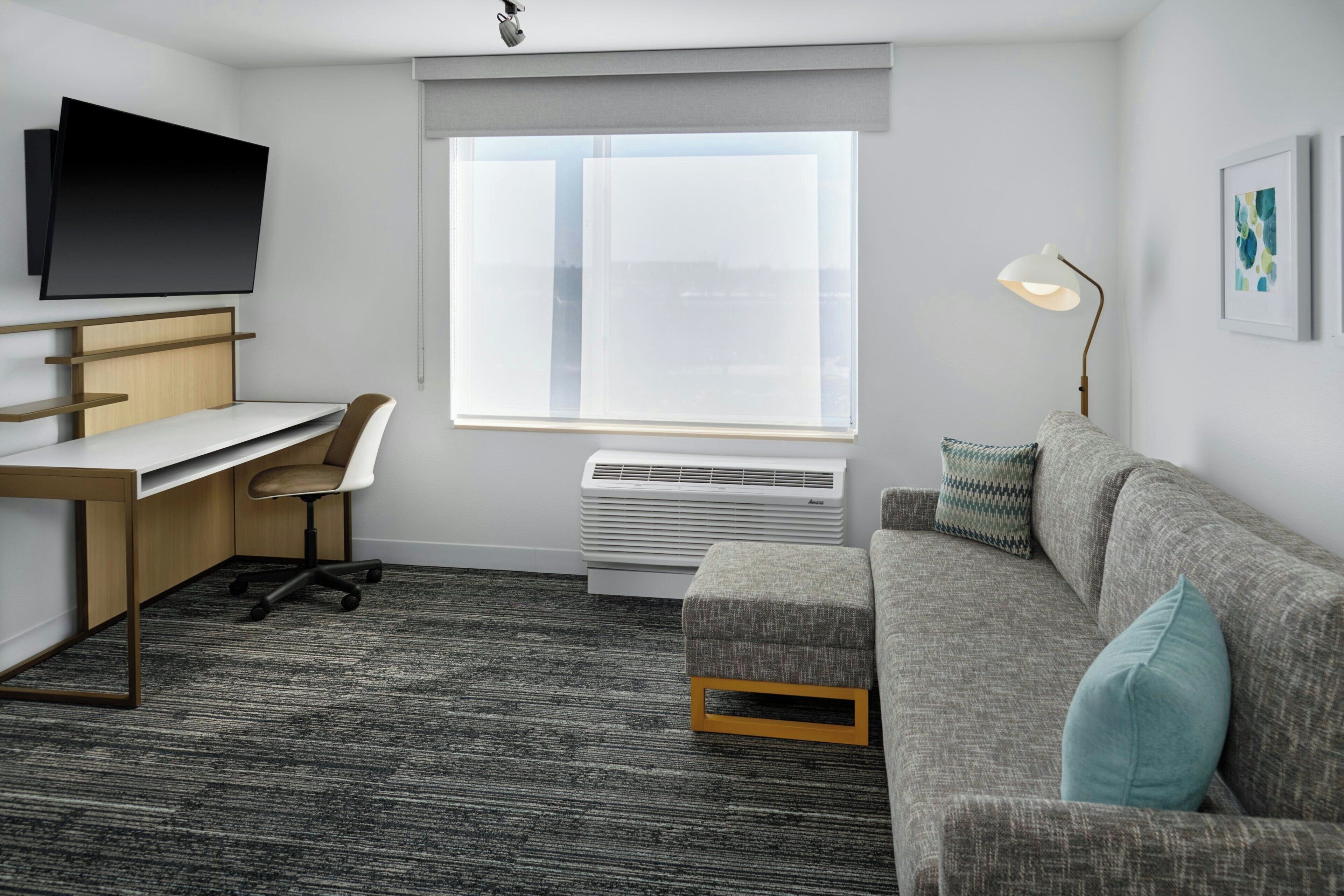 Suite, 1 Bedroom | Living room