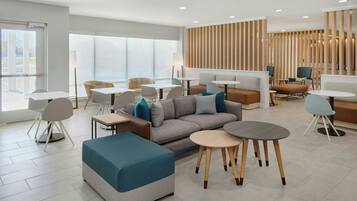 Desayuno bufé gratuito y diario