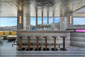 2 bars/lounges, poolside bar - Moxy Kathmandu (Kathmandu)