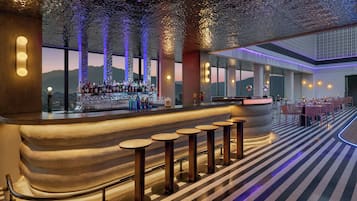 2 bar/lounge, bar a bordo piscina