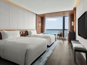 Chambre Deluxe, 1 lit double, vue sur le lac | Literie de qualité, couette en duvet, minibar, coffre-fort