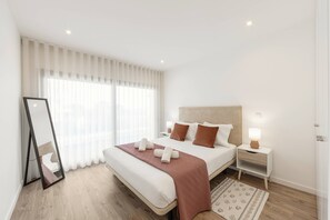 2 عدّة غرف نوم ومكواة/لوح كي وسرير سفر وواي فاي مجانًا