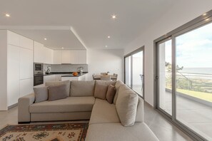 TV - Casa Xavier - Panoramic View (Nazaré)