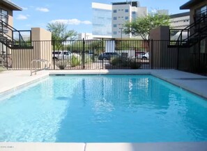 Pool - Comfy Modern Midtown Condo — walk to Hospitals (Phoenix)