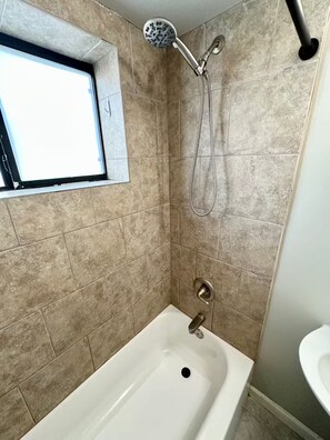 Shower, hair dryer, towels, soap - Comfy Modern Midtown Condo — walk to Hospitals (Phoenix)
