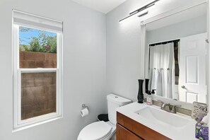 Shower, hair dryer, towels, soap - Quiet & Safe Single Family Home Near Desert Ridge (Phoenix)
