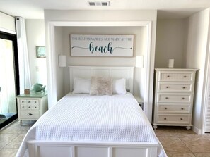 Iron/ironing board, WiFi, bed sheets - Poolside Paradise, Steps from Private Beach, Studio condo, Sleeps 4! (Destin)