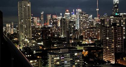 Stylish suite DT mansion near Yorkville. CN Tower