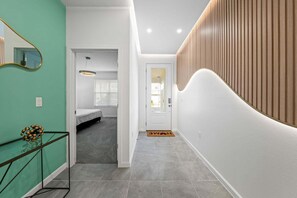 6 habitaciones, tabla de planchar con plancha y wifi gratis 