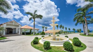 Property grounds - Sandyline   Private Paradise   Resort Style Villa (Saint Martin)