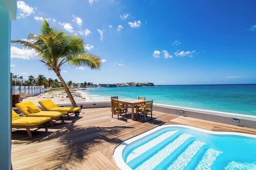 Mary's Beach Villa: On the Beach Front 6 bedrooms   Unique and Beautiful