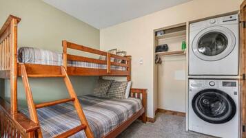 2 habitaciones, tabla de planchar con plancha y wifi gratis