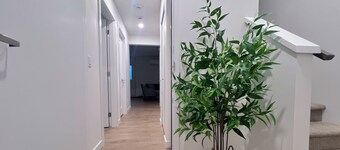 Warm space awaits your experience ! 10minutes walk to reach Langley centre.