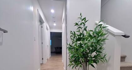 Warm space awaits your experience ! 10minutes walk to reach Langley centre.