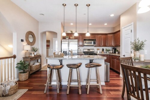 Best DT Tacoma Townhome by UW w/ Garage - For 6