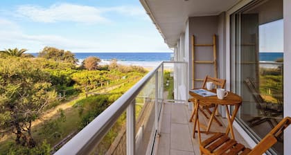 Royal Surf - Beach Front Paradise