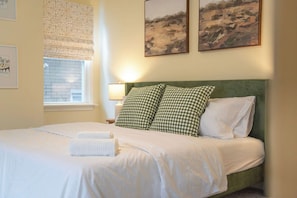 Iron/ironing board, free WiFi, bed sheets