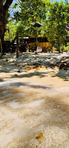 Beachfront on Aore Island inc Transfers, Island Tours & Wifi