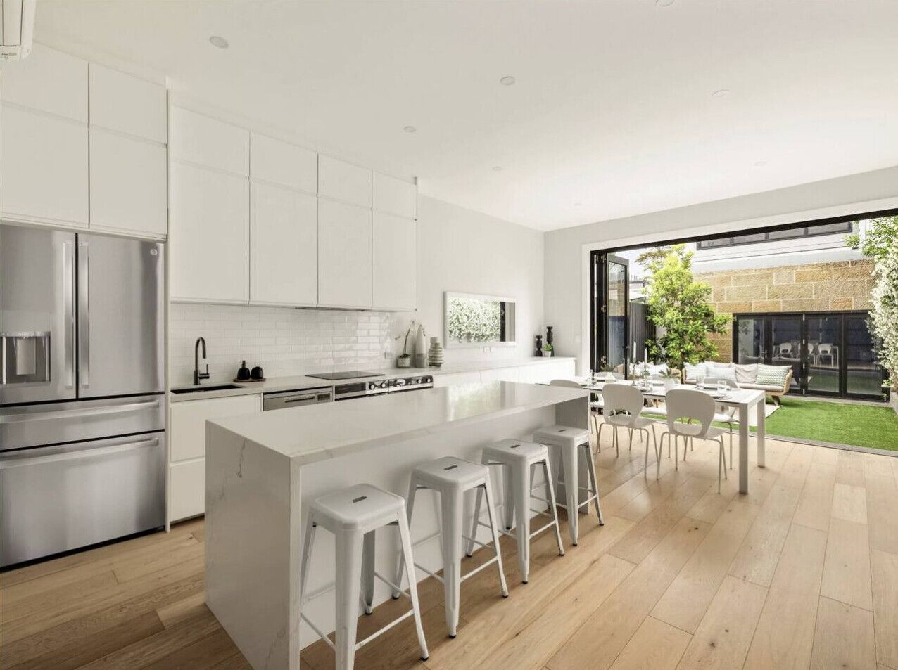 Frigorífic, forn, placa de cuina i rentaplats 