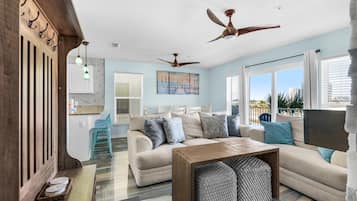 Condo, Multiple Beds (Gulf Island 421) | Living area