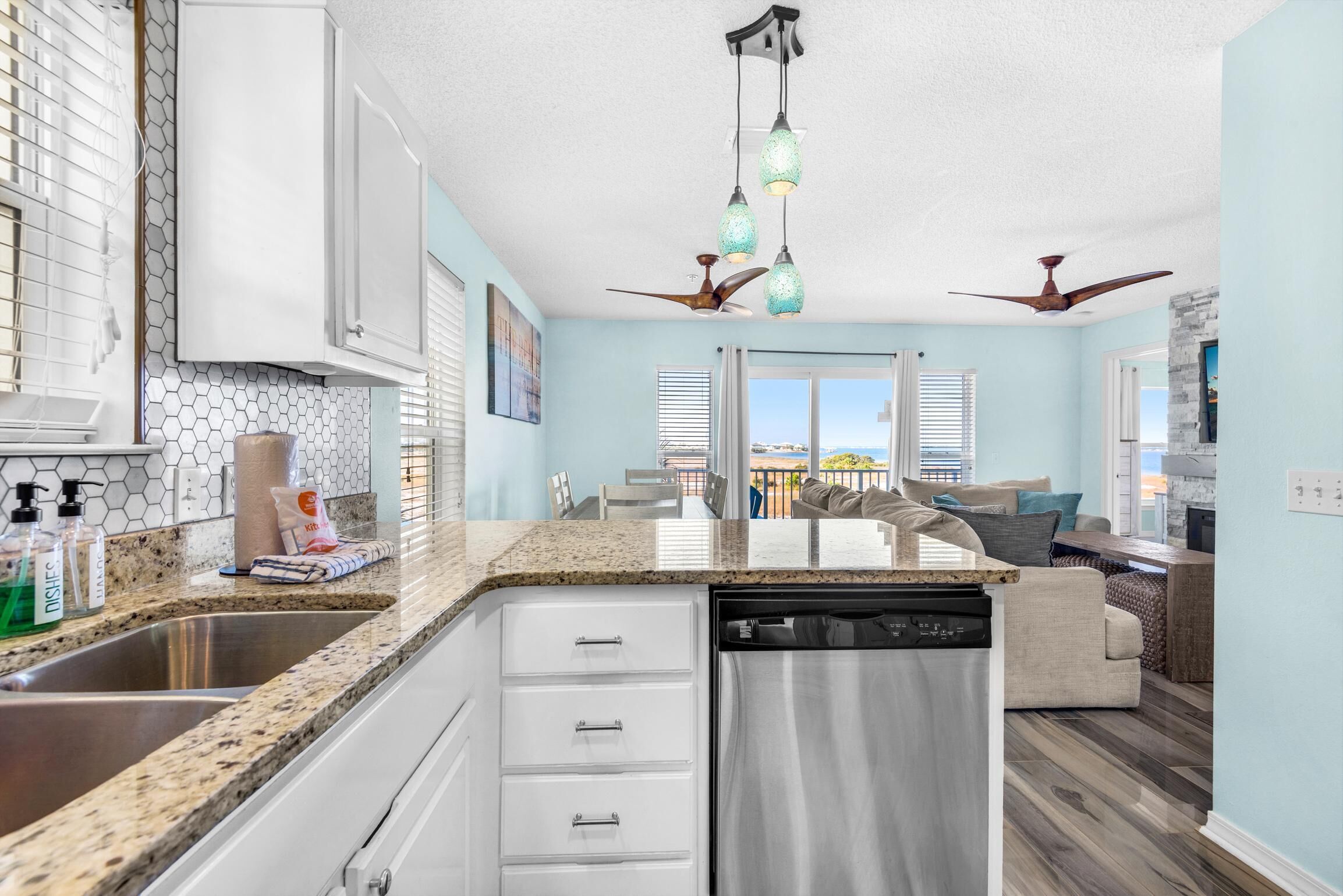 المنشأة من الداخل