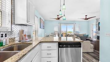 Condo, Multiple Beds (Gulf Island 421) | Interior