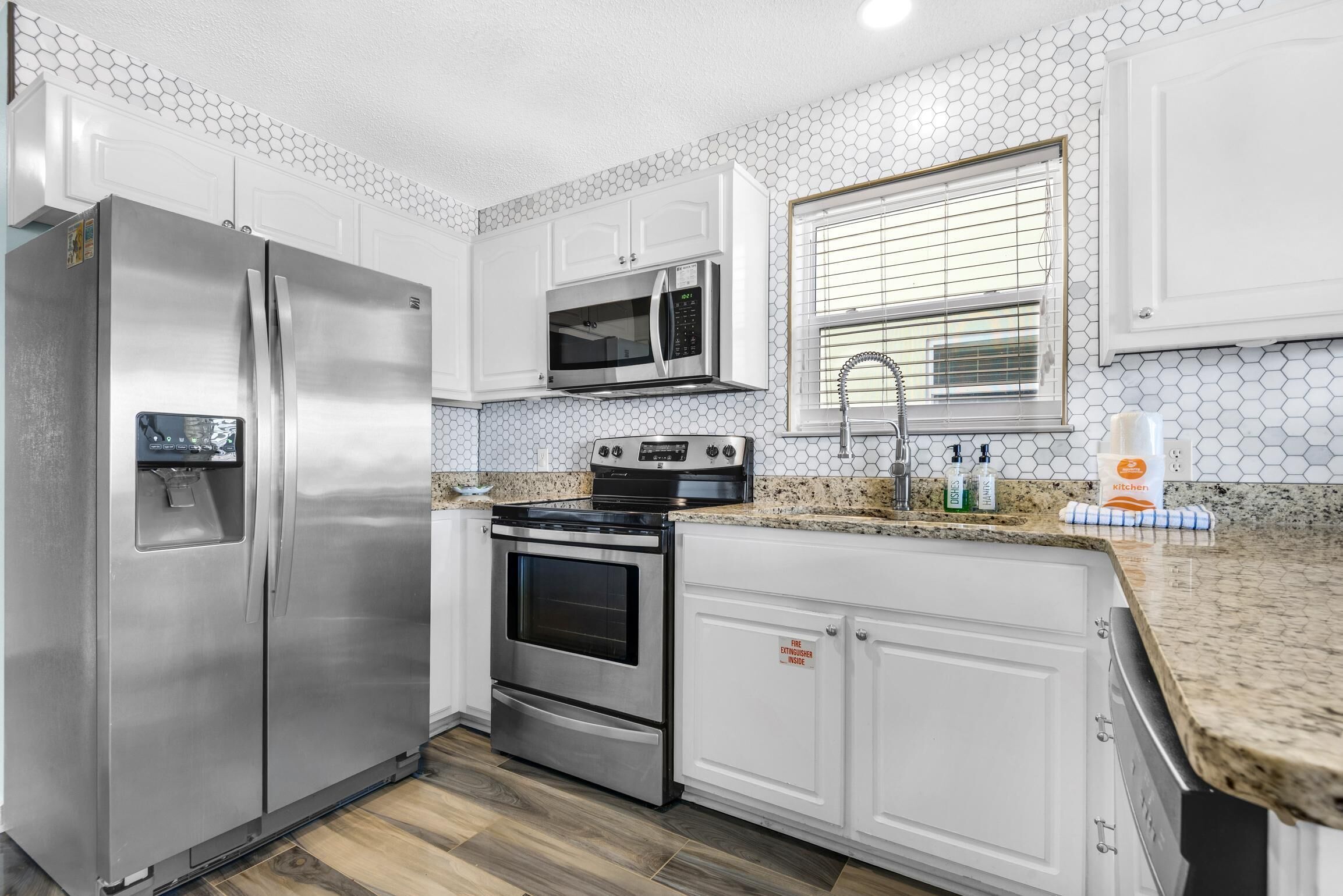 Condo, varias camas (Gulf Island 421) | Cocina privada