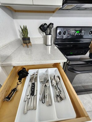 Private kitchen - Charming College pk Duplex @Lake Fairview Sleeps 8 (Orlando)