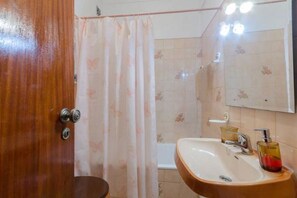 Bidet, serviettes fournies