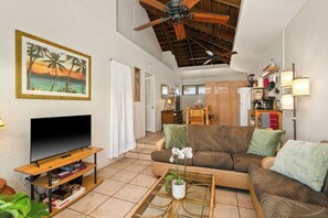 TV - Tropical Getaway North Shore Princeville Studio (Princeville)