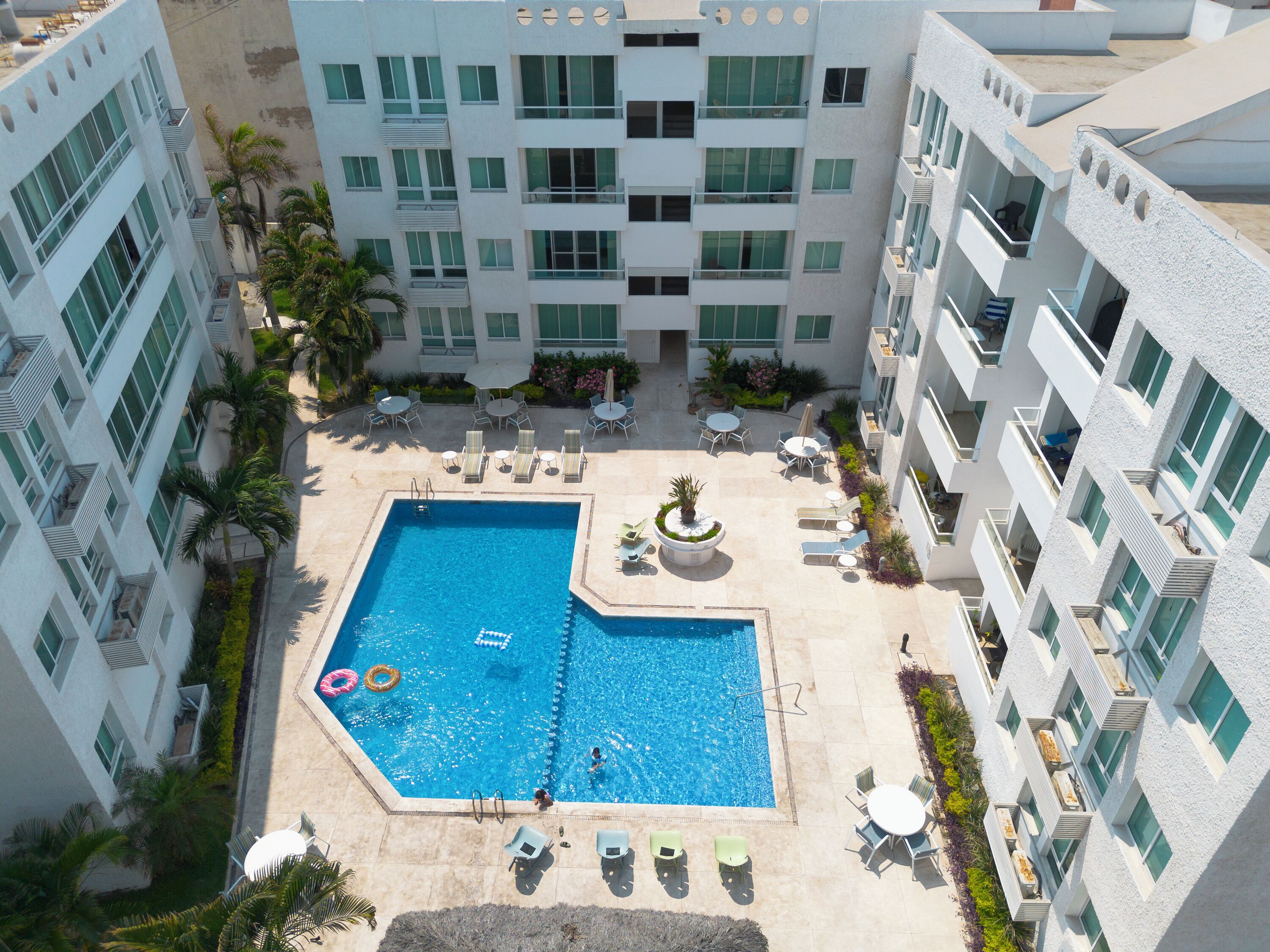 Hồ bơi ngoài trời 