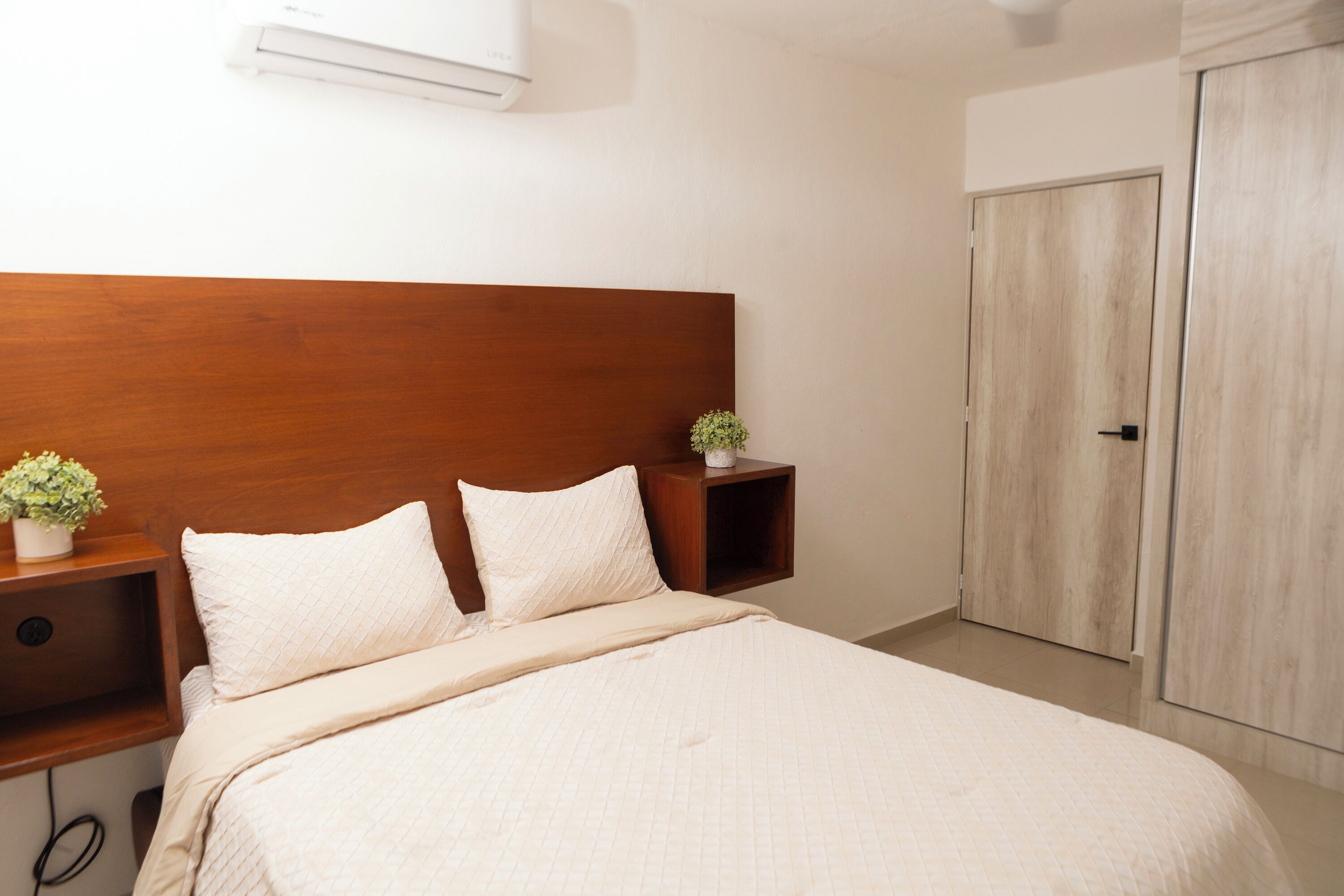 Deluxe Apartment, Balcony | Free WiFi