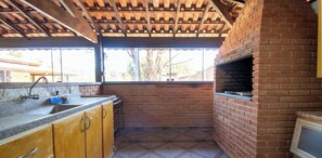 Private kitchen - Sitio em Aracariguama com Piscina e Churrasqueira (Araçariguama)