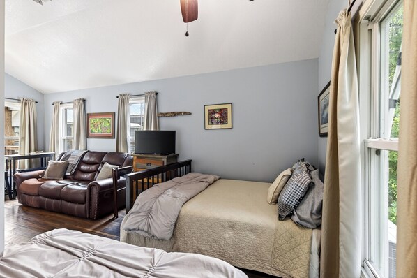 Kingfish Cottage - Gil's Bayou Cabins (Ocean Springs)