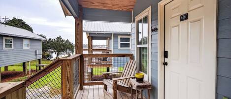 Kingfish Cottage | Property grounds