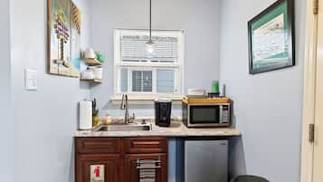 家庭小屋, 2 張標準雙人床, 非吸煙房 | 私人廚房 | 小冰箱、微波爐、咖啡機/沖茶器、鍋具/餐盤/廚房用品