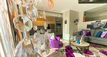 Cozy 2bedroom 2 bathroom penthouse w/balcony located in the heart of Indy